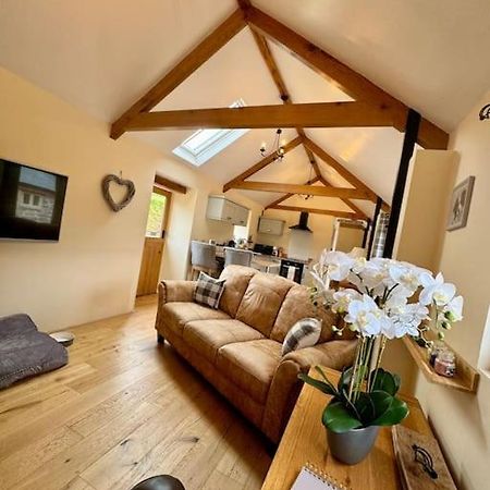 The Paws And Wander Hideaway Villa Mitchel Troy Bagian luar foto